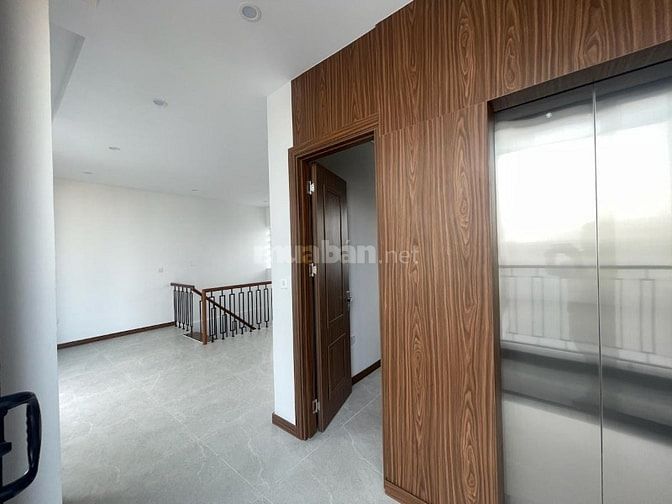 Biệt thự hiện đại giữa lòng thủ đô, Bán nhà kV Cửa Nam, HK 90m, 30 Tỷ