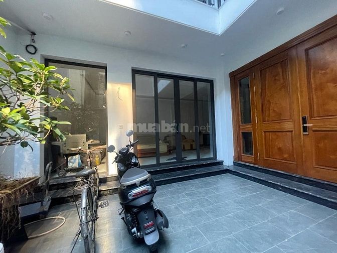 Biệt thự hiện đại giữa lòng thủ đô, Bán nhà kV Cửa Nam, HK 90m, 30 Tỷ