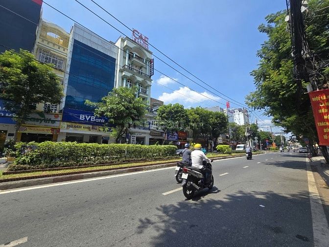 MT Bàu Cát- Tân Bình.Dt 8x18- 5 Lầu- DT sàn 700m2- HĐ thuê 120TR/th 