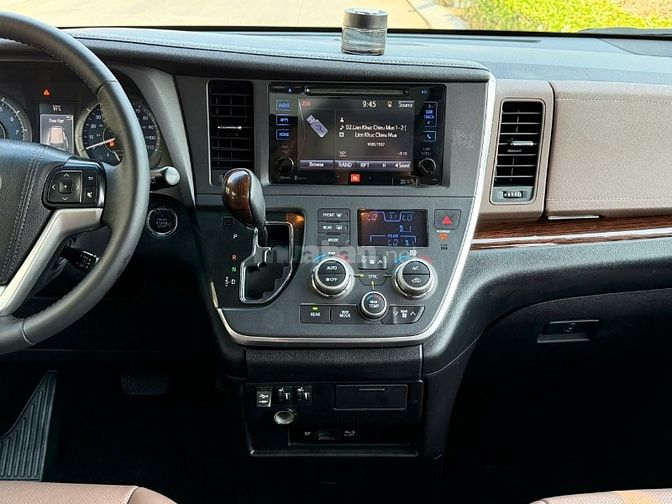 TOYOTA SIENNA 3.5LIMITED [ Date 11.2015 Model 2016 / Odo 50.000km ]