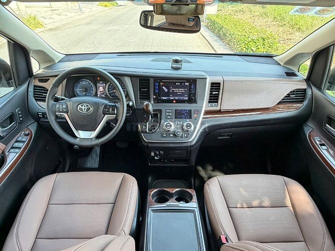 TOYOTA SIENNA 3.5LIMITED [ Date 11.2015 Model 2016 / Odo 50.000km ]