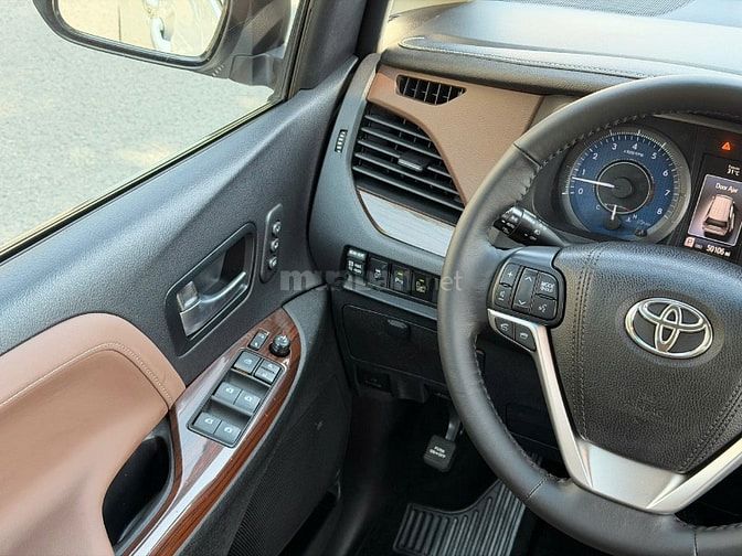 TOYOTA SIENNA 3.5LIMITED [ Date 11.2015 Model 2016 / Odo 50.000km ]