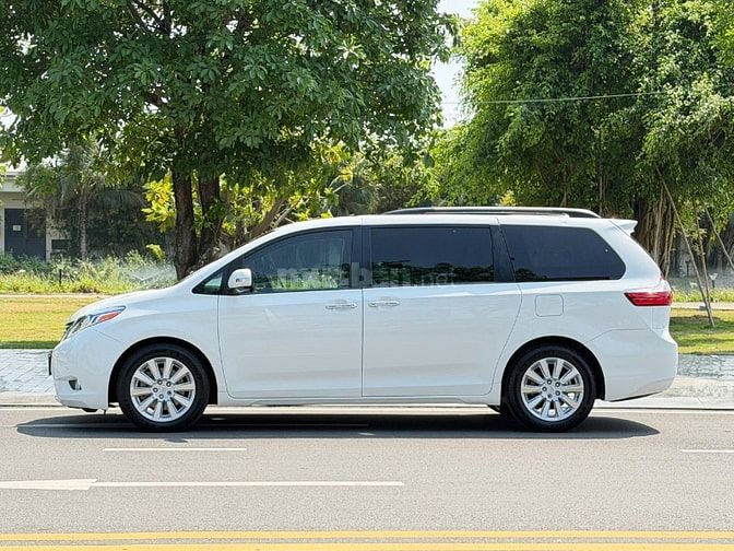 TOYOTA SIENNA 3.5LIMITED [ Date 11.2015 Model 2016 / Odo 50.000km ]
