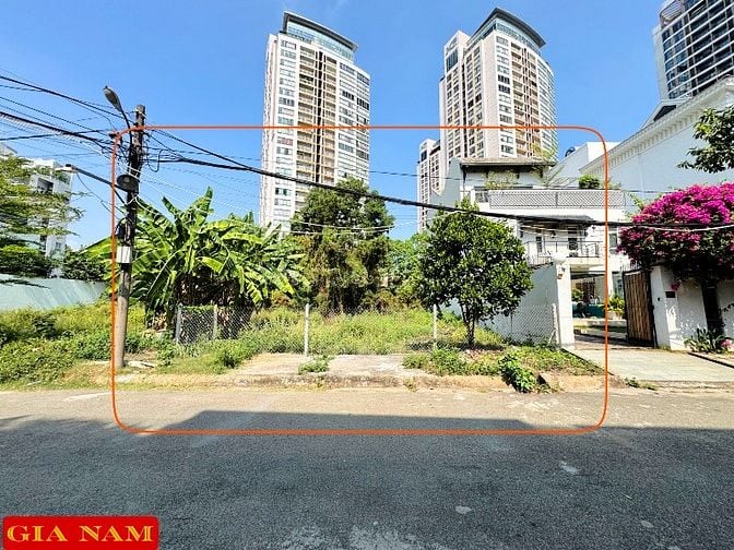 BÁN ĐẤT BIỆT THỰ : 200 LÔ B8 NGUYỄN VĂN HƯỞNG - P. THẢO ĐIỀN - Q. 2 