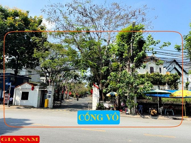 BÁN ĐẤT BIỆT THỰ : 200 LÔ B8 NGUYỄN VĂN HƯỞNG - P. THẢO ĐIỀN - Q. 2 