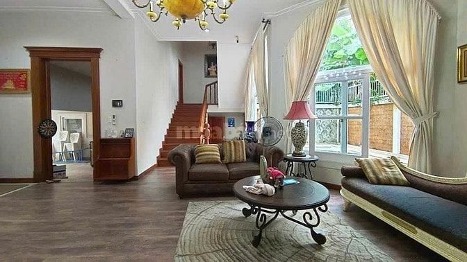 Bán biệt thự Thạnh Mỹ Lợi, 550 m², 25m × 22m, hầm + 3 lầu, 4PN, gara ô