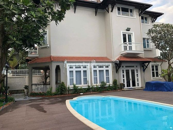 Bán biệt thự Thạnh Mỹ Lợi, 550 m², 25m × 22m, hầm + 3 lầu, 4PN, gara ô