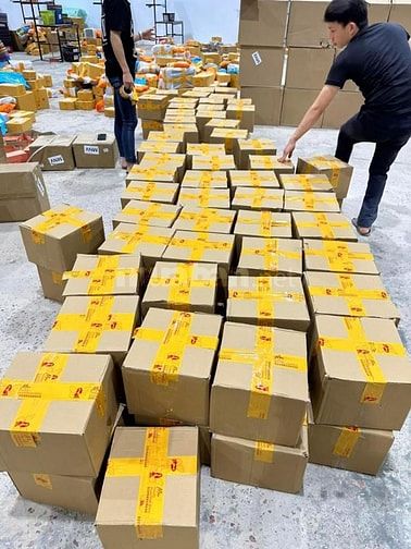 QUẬN 8 TUYỂN 2 NHÂN VIÊN BÁN HÀNG, 3 NHÂN VIÊN KHO CHO QUÝ 2