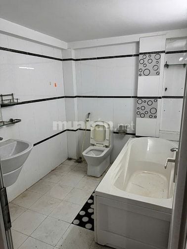 Cho thuê mặt bằng nhà phố , mặt đường 20m ,
