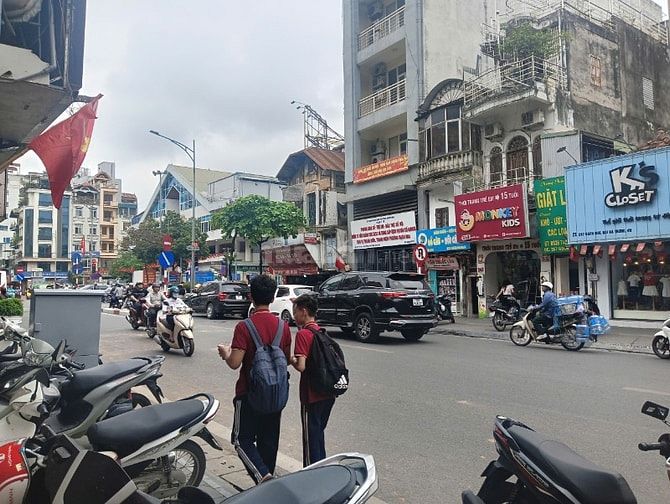 Bán nhà 5 tầng lô góc phố Bạch Mai, Hai Bà Trưng chỉ nhỉnh 4,x 