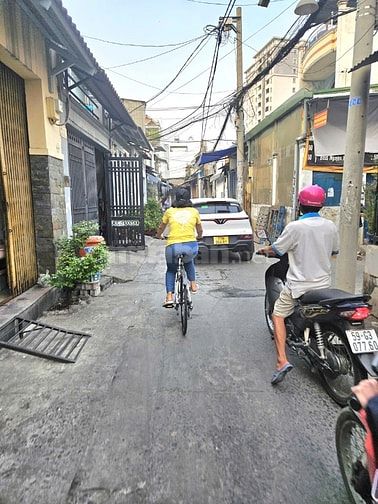 Chính chủ bán nhà hẻm xe hơi Phan Văn Hớn Quận 12, 4.2x12, lửng, 4,2tỷ
