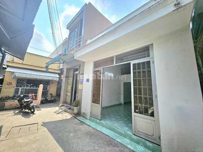 Chính chủ bán nhà hẻm xe hơi Phan Văn Hớn Quận 12, 4.2x12, lửng, 4,2tỷ