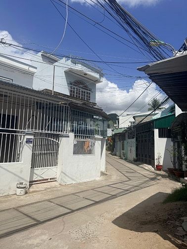 Bán nhà-DT96m2-2PN-đường ôtô-gần chợ Vĩnh Hải--tây Nha Trang-chỉ 1ty75