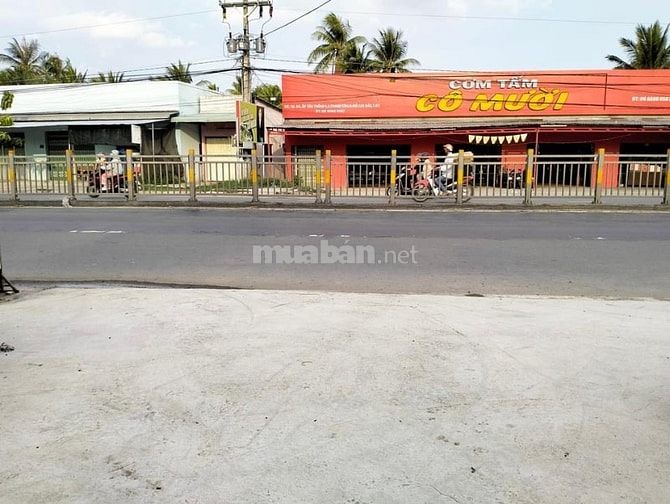 Bán nhà  va đất  mặt tiền quốc lộ 60. Gồm 2 sỗ  hồngThanh tân .Bến tre