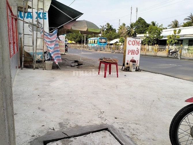 Bán nhà  va đất  mặt tiền quốc lộ 60. Gồm 2 sỗ  hồngThanh tân .Bến tre