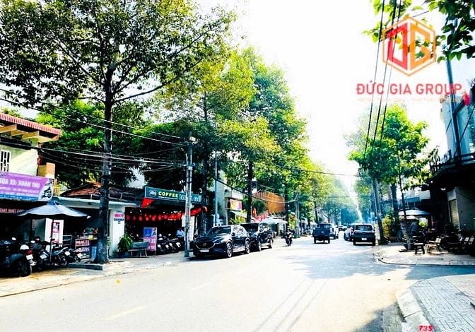 Bán nhà mặt tiền đường Trương Định; sổ hồng 306m2 giá 30 tỷ