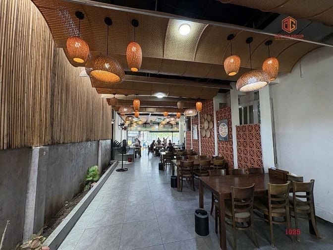 Bán nhà mặt tiền đường Trương Định; sổ hồng 306m2 giá 30 tỷ