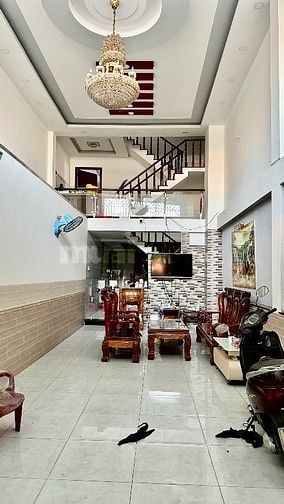 Bán nhà Dt 220m2 mặt tiền Dương Công Khi