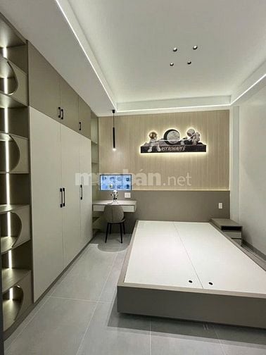 Nhà xây mới full nội thất cao cấp. Có thang máy.
