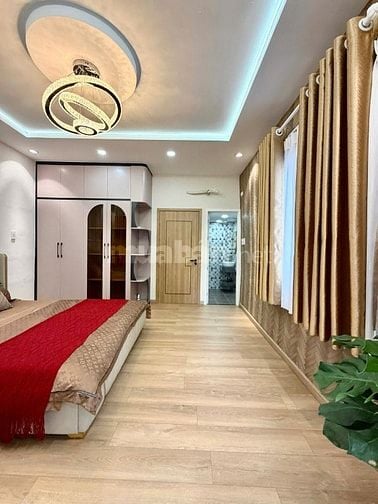 Nhà 03 tầng , full nội thất cao cấp hẻm xe hơi khu VIP HUỲNH VĂN BÁNH