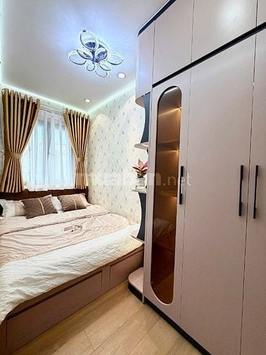 Nhà 03 tầng , full nội thất cao cấp hẻm xe hơi khu VIP HUỲNH VĂN BÁNH