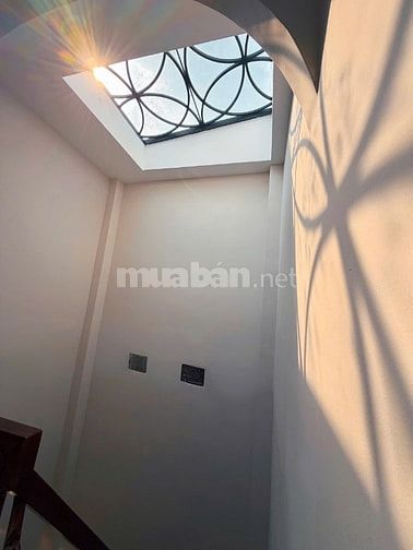 Nhà 03 tầng , full nội thất cao cấp hẻm xe hơi khu VIP HUỲNH VĂN BÁNH