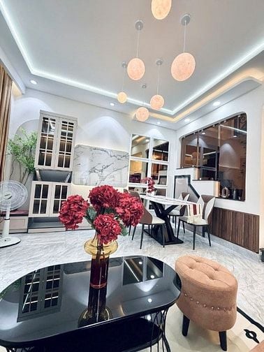 Nhà 03 tầng , full nội thất cao cấp hẻm xe hơi khu VIP HUỲNH VĂN BÁNH