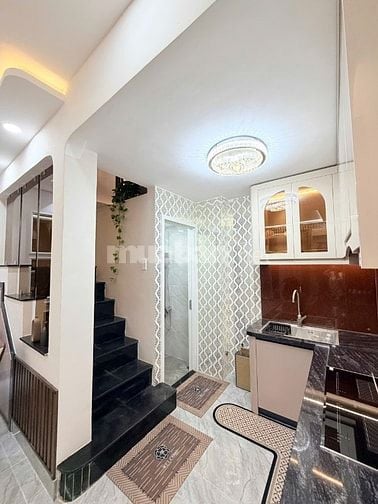 Nhà 03 tầng , full nội thất cao cấp hẻm xe hơi khu VIP HUỲNH VĂN BÁNH