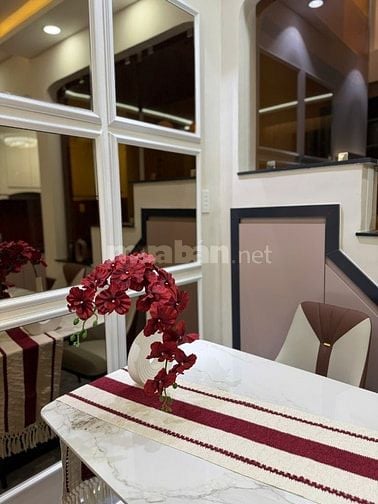 Nhà 03 tầng , full nội thất cao cấp hẻm xe hơi khu VIP HUỲNH VĂN BÁNH