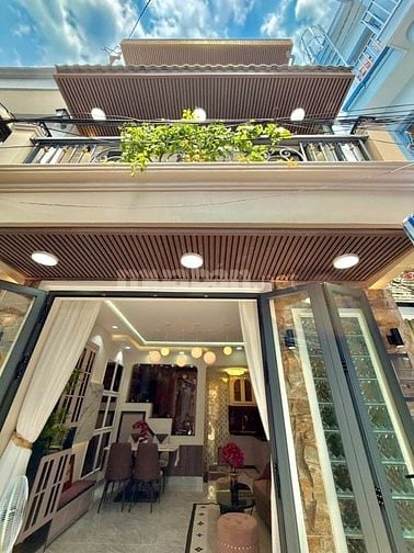 Nhà 03 tầng , full nội thất cao cấp hẻm xe hơi khu VIP HUỲNH VĂN BÁNH