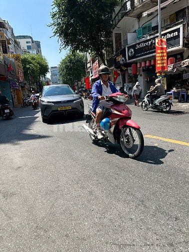 Bán gấp nhà:3,8x23,bốn lầu mặt tiền Cống Quỳnh,Nguyễn Cư Trinh,Q1(củ)