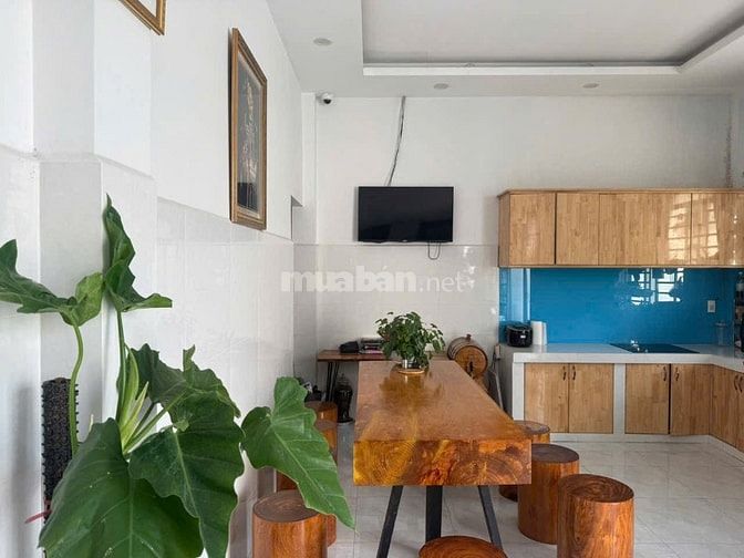 Bán nhà 2 lầu mặt tiền đường giá 6,5 tỷ phường Bình Trưng TPHCM 