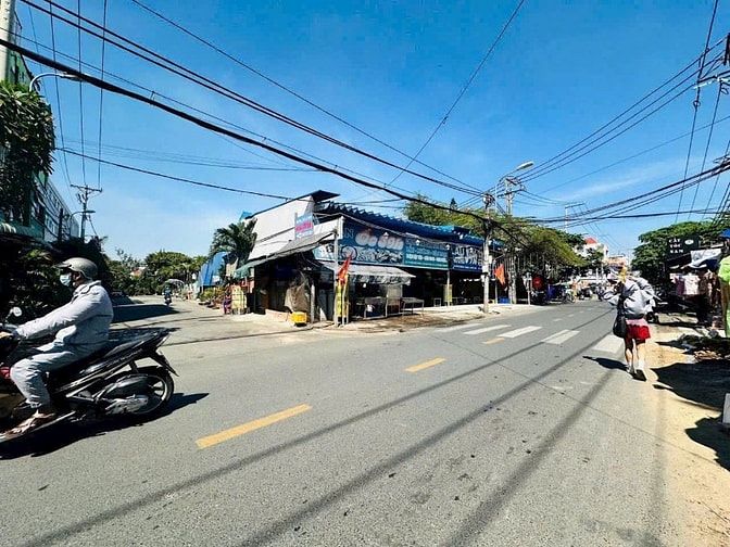 Lô đất MT ĐHT 02 PĐHT _ TPHCM  _ DT 20 X 100 Có 1856m thổ cư   _ Quy h