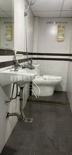 Chính chủ Cho Thuê căn hộ,  Đầu Ngõ 41 Đường Trường Chinh, Ô tô đỗ cửa