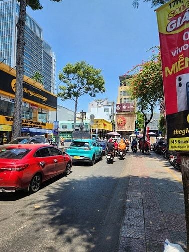 Bán nhà MT 37-37A Tôn Thất Tùng, Phường Bến Thành. 7m x 15m, 3 lầu