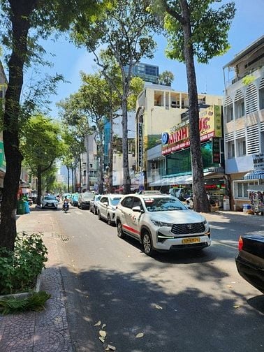 Bán nhà MT 37-37A Tôn Thất Tùng, Phường Bến Thành. 7m x 15m, 3 lầu