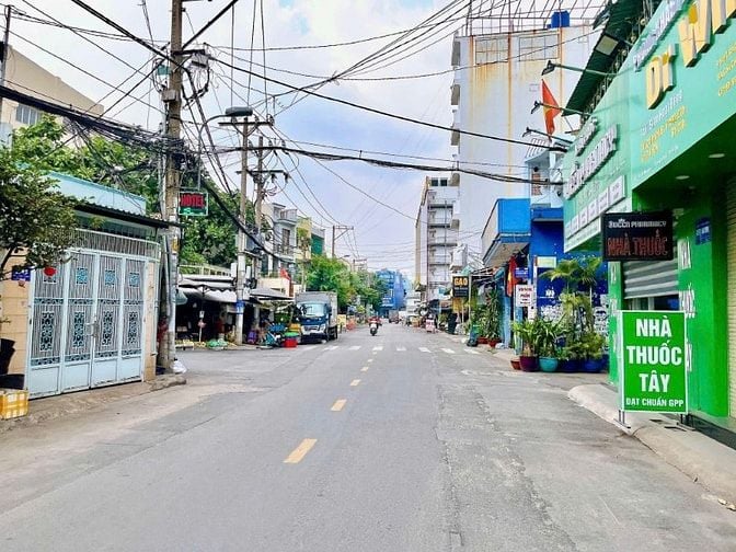 Bán nhà MT Đỗ Nhuận- Tân Phú.Dt 8x18- Giá rẻ chỉ nhỉnh 17 TỶ