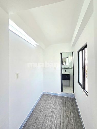 Nhà mặt tiền Huỳnh Tấn Phát ngay trung tâm quận 7