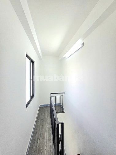 Nhà mặt tiền Huỳnh Tấn Phát ngay trung tâm quận 7