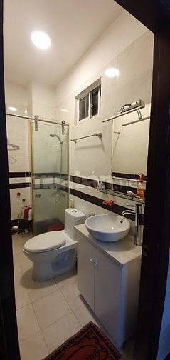 NHÀ PHỐ 2 LẦU RỘNG VÀ 1 SÂN THƯỢNG