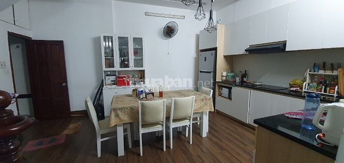 NHÀ PHỐ 2 LẦU RỘNG VÀ 1 SÂN THƯỢNG