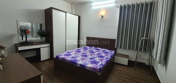 NHÀ PHỐ 2 LẦU RỘNG VÀ 1 SÂN THƯỢNG
