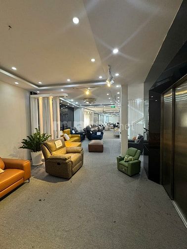 Cho thuê nhà Mặt Tiền 114 Ngô Gia Tự - Phố Nội Thất - DTS 726m2.