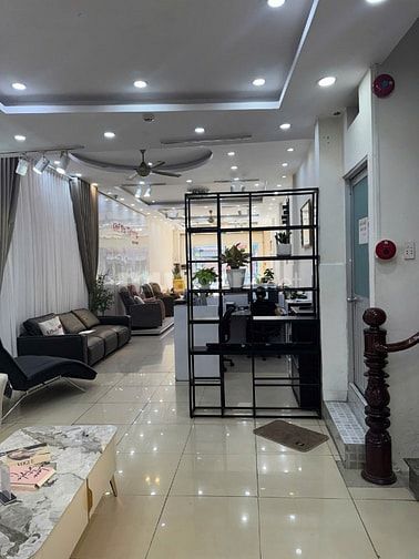Cho thuê nhà Mặt Tiền 114 Ngô Gia Tự - Phố Nội Thất - DTS 726m2.