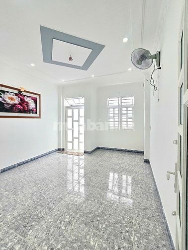 🔥🔥🔥 BÁN NHÀ GIAO GIỮ SỔ HỒNG RIÊNG - NHÀ TO 4M❌10M - GIÁP QUẬN 7 🔥