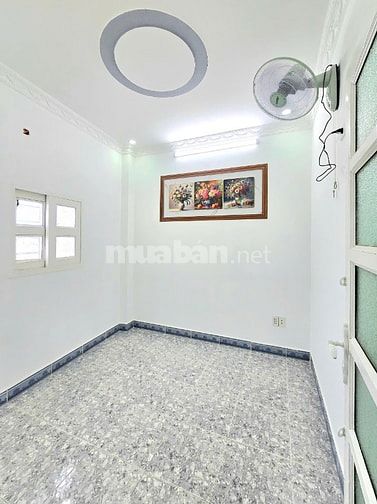 🔥🔥🔥 BÁN NHÀ GIAO GIỮ SỔ HỒNG RIÊNG - NHÀ TO 4M❌10M - GIÁP QUẬN 7 🔥