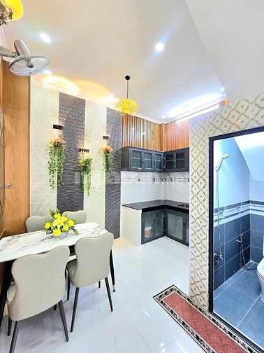 🔥🔥🔥 BÁN NHÀ GIAO GIỮ SỔ HỒNG RIÊNG - NHÀ TO 4M❌10M - GIÁP QUẬN 7 🔥