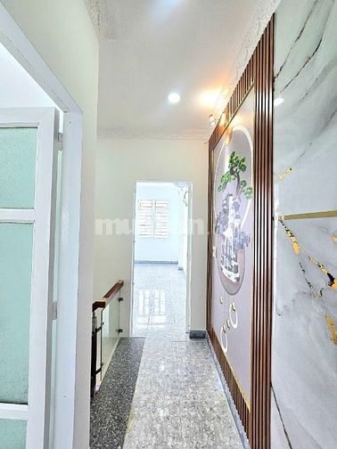 🔥🔥🔥 BÁN NHÀ GIAO GIỮ SỔ HỒNG RIÊNG - NHÀ TO 4M❌10M - GIÁP QUẬN 7 🔥
