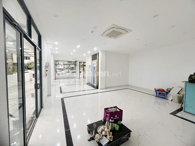 J - AN PHÚ Villa, Dương Nội, Lô góc 3 mặt, đẹp, mới, dòng tiền sẵn đều