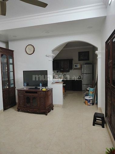 Bán nhà Kim Ngưu ngõ thông kinh doanh, Dt 40m2, 5t,, mt 5m, 10.6 tỷ.